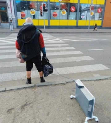 У Дніпрі чоловік "вивів на прогулянку" обігрівач (ФОТО)