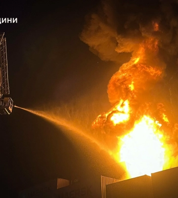 Пожежі, руйнування й поранені: що відомо про нічну атаку на Одещину, - ФОТО