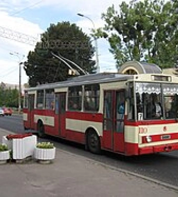У Рівному через відсутність напруги у мережі не курсують деякі тролейбуси