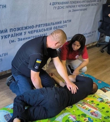 Рятувальники ДСНС із Черкащини пройшли тренінги з першої допомоги від УЧХ