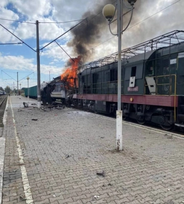 Укрзалізниця спростувала інформацію про влучання шахеда у пасажирський поїзд, мер Конотопа заявив про евакуацію пасажирів