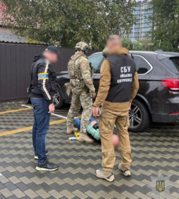 На Волыни дельцы за деньги оформляли мужчин как водителей, чтобы вывезти их за пределы страны
