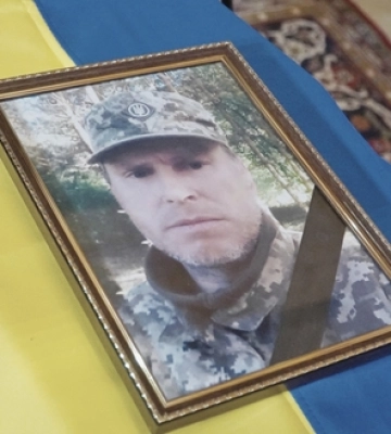 На Волині попрощалися із воїном Русланом Ломінським 