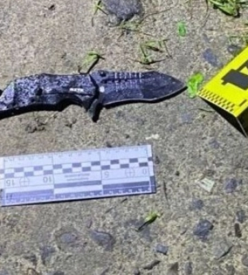 У Вараші чоловік під час затримання вдарив ножем поліцейського — правоохоронці застосували зброю