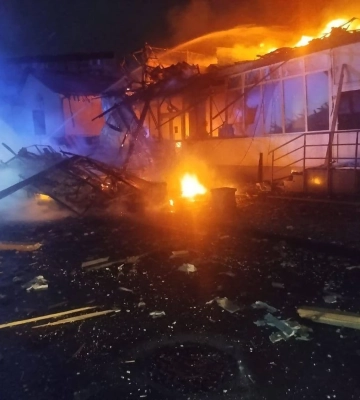 Запоріжжя під атакою російських БпЛА, виникла пожежа - ОВА