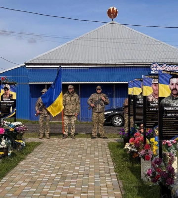 У громаді на Волині відкрили меморіальні стели загиблим військовим