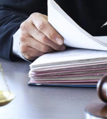 Закарпатське місто відсудило у дружини нардепа понад 400 тисяч гривень