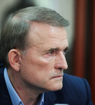 В списке Медведчук. ЕС продлил на год антироссийские санкции за "гибридные действия"