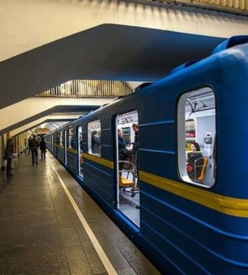 У Києві на деяких ділянках метро зупинять рух через удари росіян по енергетиці, що з кільцевою електричкою