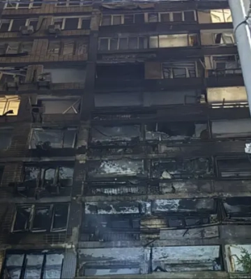 Обстріл Києва: зʼявилося фото пошкодженої багатоповерхівки на Печерську