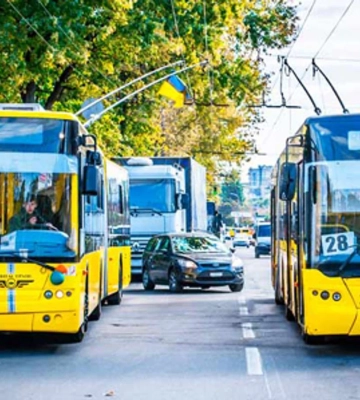 У Києві після нічної атаки обмежено рух метро