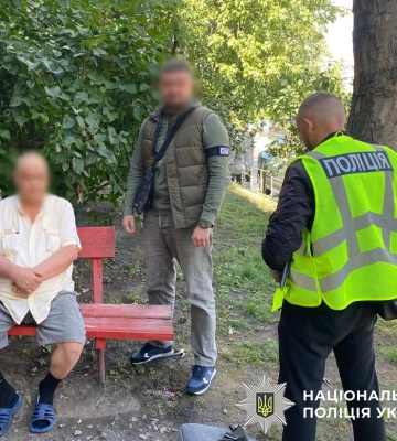 Фіктивно працевлаштовував іноземців для легалізації в Україн - у Києві підозрюють підприємця