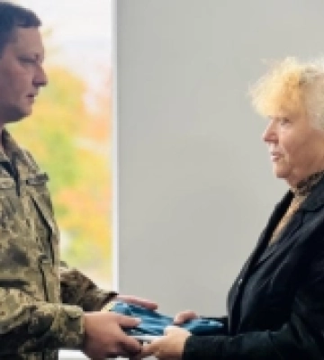 У Білгороді-Дністровському вручили посметну нагороду матері воїна Віктора Катаранчука