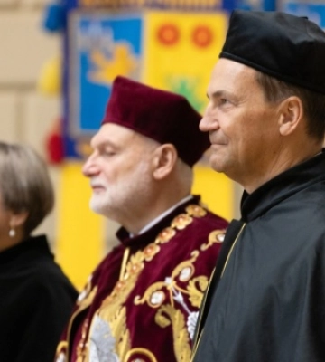 Сікорський став почесним доктором Львівського університету імені Івана Франка