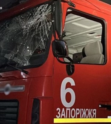 Рятувальники потрапили під повторний ворожий обстріл у Запоріжжі: один поранений. ФОТОрепортаж