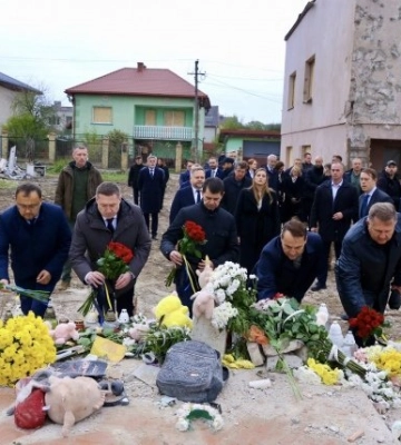 Глава МЗС Польщі приїхав на місце російського удару біля Львова