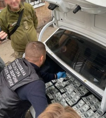 20 тис. дол. за зняття з військового обліку: на Дніпропетровщині повідомили про підозру працівнику ТЦК. ФОТОрепортаж