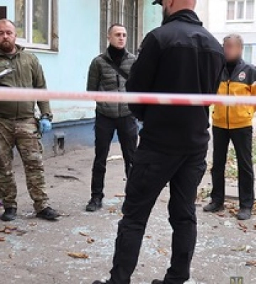В Запорожье мужчина во время спора вложил в руки знакомой гранату без чеки: женщина погибла