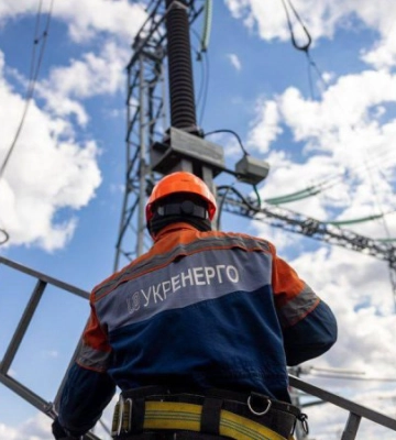 Укренерго: енергетикам вдалося відновити частину пошкодженого атаки РФ обладнання