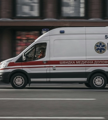 Росіяни атакували авто "швидкої" у Херсоні, постраждав водій