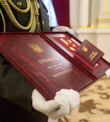Зеленський нагородив військових орденами «Золота Зірка» 