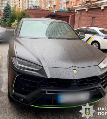 У Києві в авто знайдено тіло блогера з простреленою головою