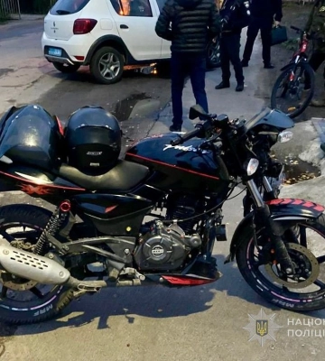 Неповнолітній мотоцикліст влетів під автівку: на Одещині постраждали діти в ДТП, - ФОТО