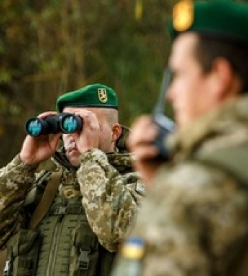 Пограничники уничтожили склады боеприпасов РФ, антенны связи и "дрон-ждун" в Харьковской области
