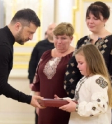 Президент вручив орден "Золота зірка" родині Героя України Віталія Шевченка із Полтавщини