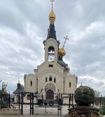 Росіяни скинули бомбу на територію храму в Донецькій області: є загиблі та поранені