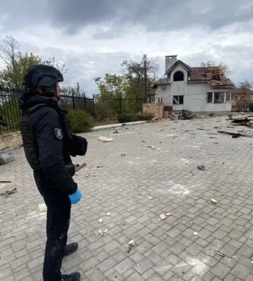 Росіяни скинули бомбу на територію храму в Донецькій області: є загиблі та поранені