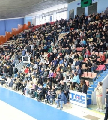 У Миколаєві вперше за час війни дивилися баскетбол