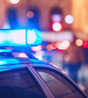 У руках підлітка вибухнув невідомий предмет у центрі Дніпра: його шпиталізували