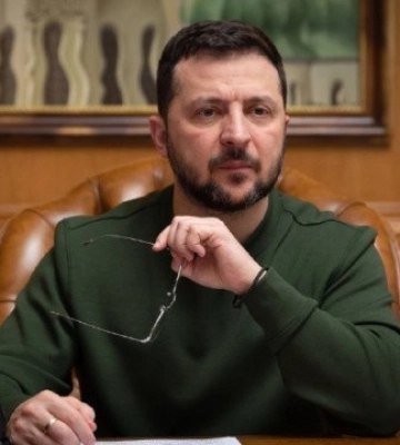 Зеленский договорился с Макроном об ускоренных поставках для ВСУ