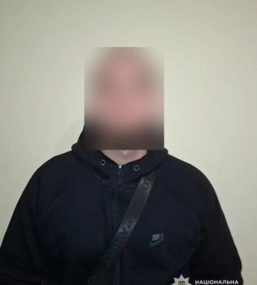 У Дніпрі поліцейські затримали молодика, який тяжко травмував чоловіка