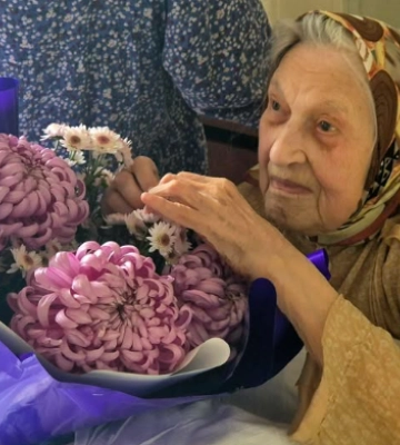 100-річна ветеранка праці: на Дніпропетровщині довгожителька відзначила ювілей