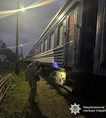 На Івано-Франківщині повідомили про замінування потяга