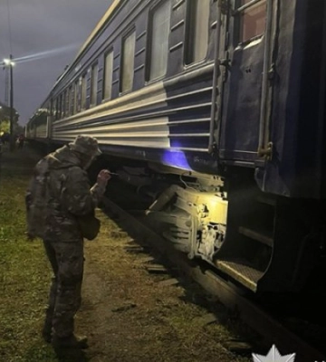 У Бурштині евакуювали пасажирів потягу "Чернівці - Запоріжжя" через повідомлення про замінування