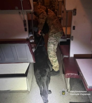 Невідомі замінували потяг Чернівці – Івано-Франківськ: пасажирів евакуювали