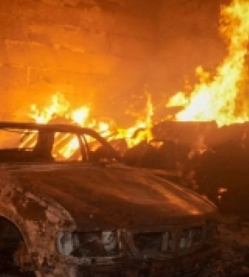 Росіяни атакували Одесу шахедами: спалахнула масштабна пожежа, є постраждалий