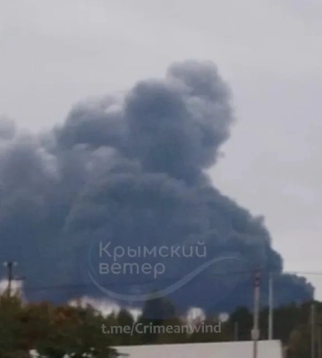 Вибухи у Криму: горить нафтобаза у Феодосії (Відео)