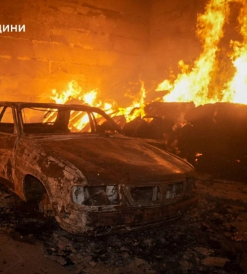 Россия снова атаковала Одесскую область: масштабный пожар на складах