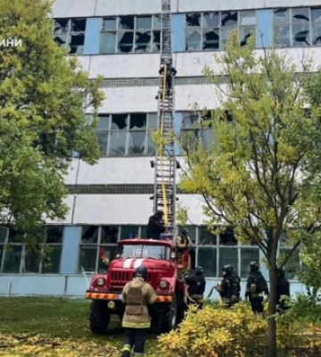Оккупанты попали по промпредприятию в Нежине и по жилому сектору в Сумах: бушевали пожары