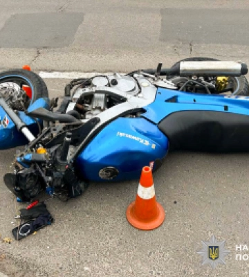 Загинув водій та травмувався пасажир: у Миколаєві поліцейські встановлюють причину ДТП за участю мототранспорту
