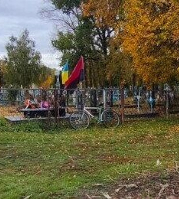 На Полтавщині чоловік пошкодив пам’ятник на могилі