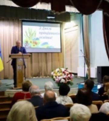 Освітянку Моршинської громади відзначили Подякою Львівської обласної військової адміністрації