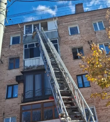 У Вінниці вогнеборці під час ліквідації пожежі врятували чоловіка та жінку, – ДСНС  | Події
