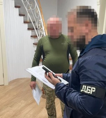 Заступник командира в/ч відправляв військових класти бруківку на Львівщині та встановлювати пам’ятники на могилах, - ДБР. ФОТО