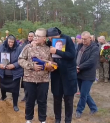 Двох загиблих бійців із Рівненщини провели в останню дорогу