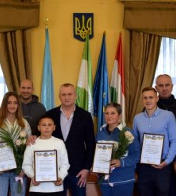 Міський голова Берегова відзначив педагогів та спортсменів за внесок у розвиток спорту: Подяки отримали вчителі, тренери та&amp;hellip;
